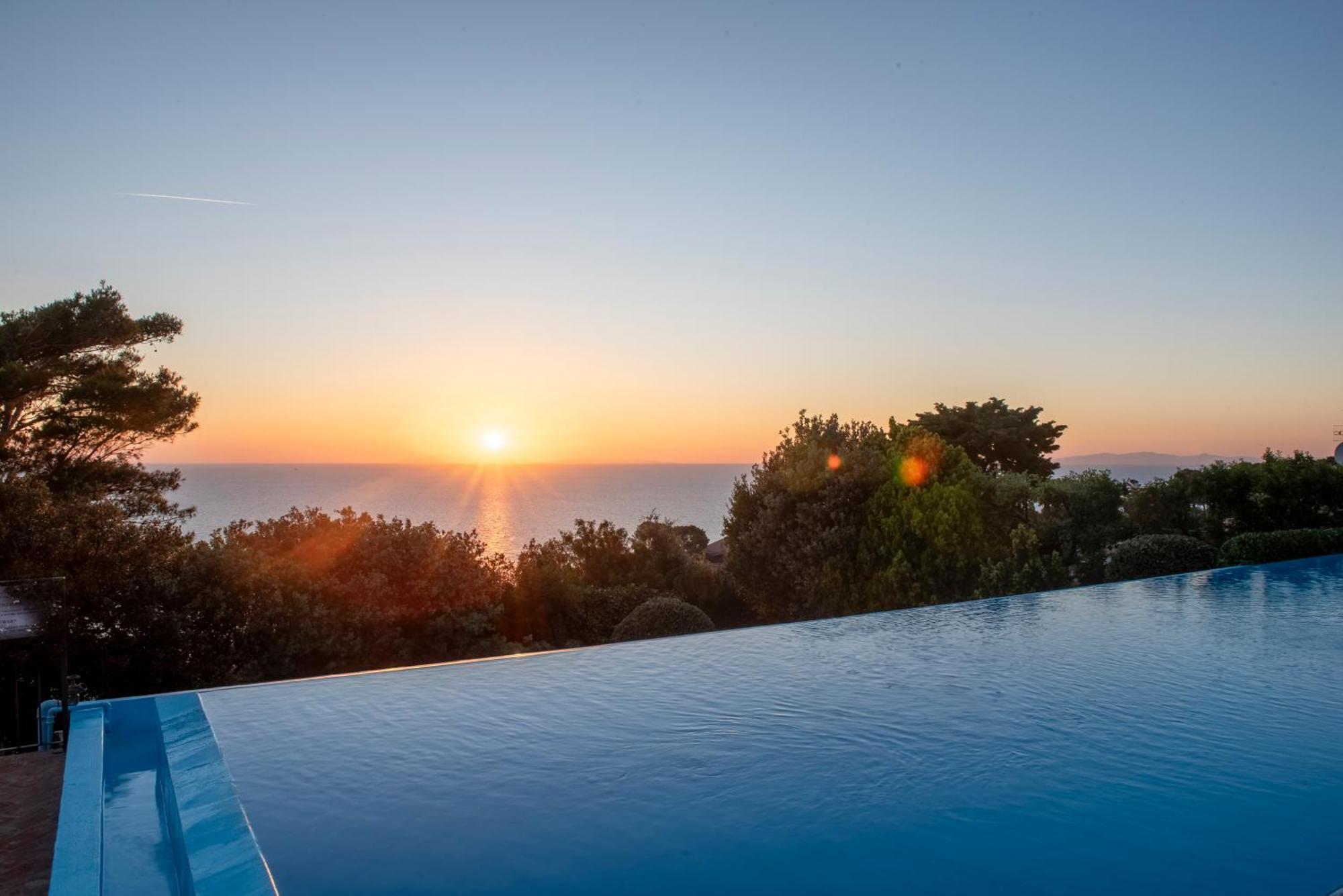 Boutique Hotel Torre Di Cala Piccola 圣托斯特凡诺港 外观 照片