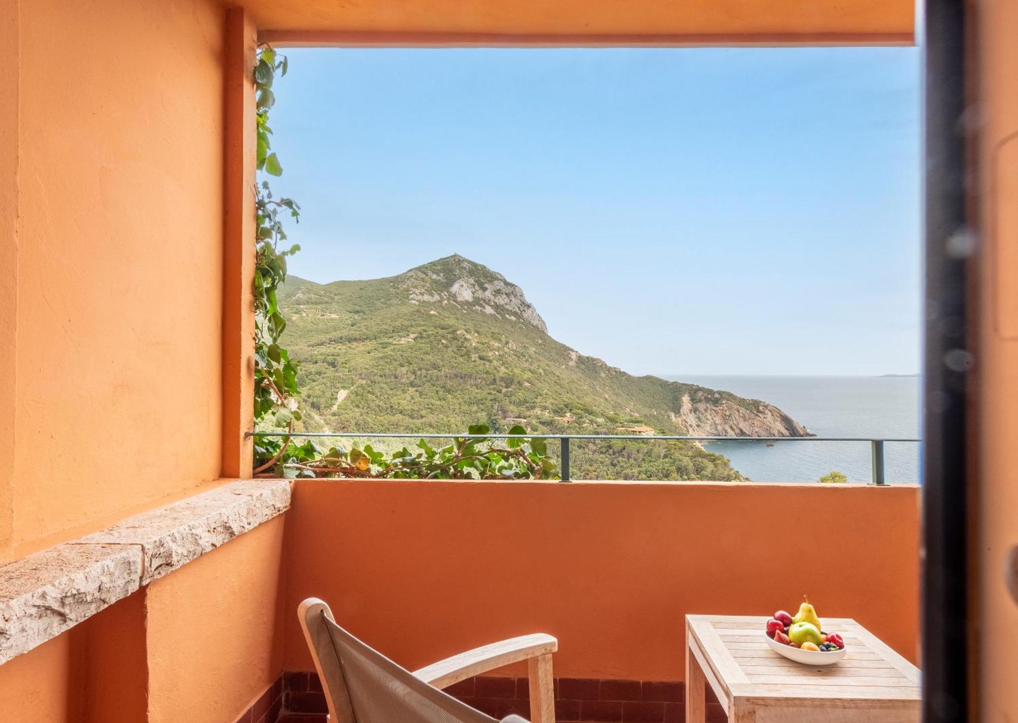 Boutique Hotel Torre Di Cala Piccola 圣托斯特凡诺港 外观 照片
